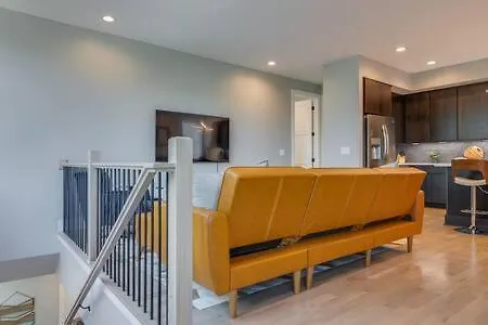 Downtown Nashville Rooftop Retreat