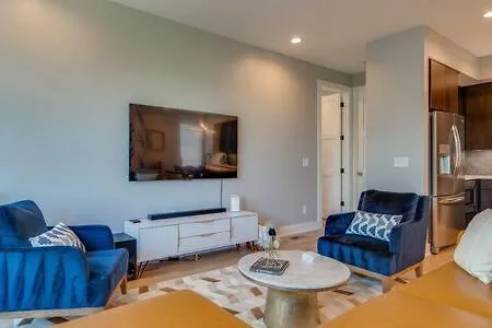 Downtown Nashville Rooftop Retreat
