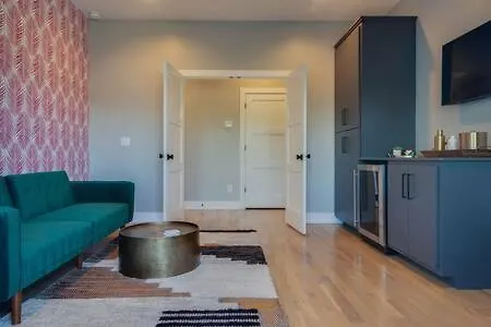 Downtown Nashville Rooftop Retreat